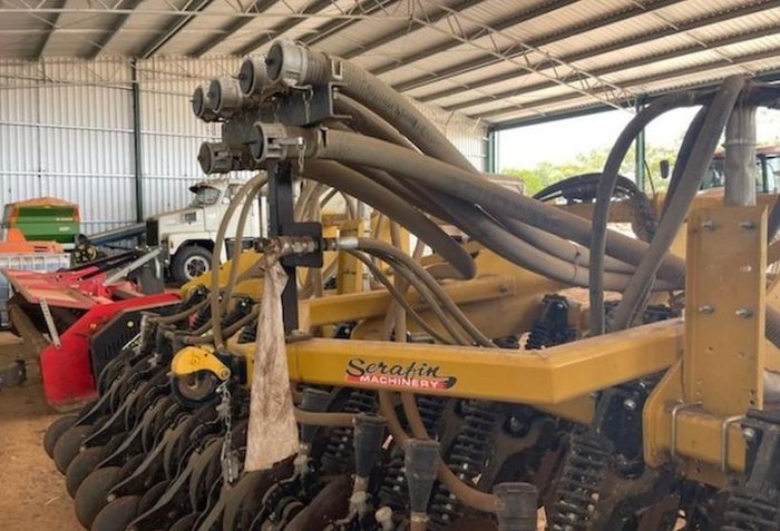 0 SERAFIN ULTISOW 6M 32 ROW RIGID LINKAGE BAR USED YELLOW