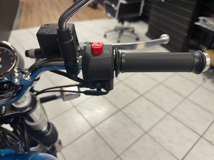 2023 Royal Enfield INTERCEPTOR 650 E5 CLASSIC Blue