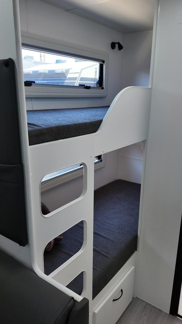 2025 Newlands Family Tourister 600