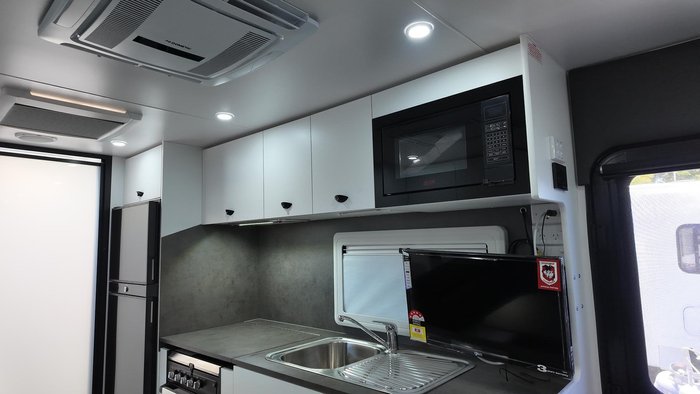 2025 Newlands Family Tourister 600