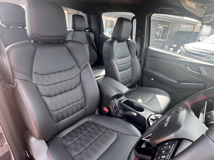 2025 Isuzu D-MAX X-TERRAIN