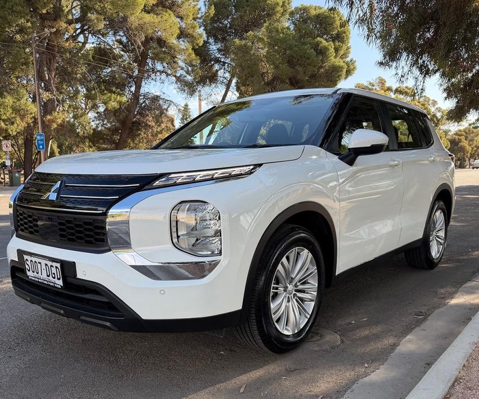 2024 Mitsubishi Outlander