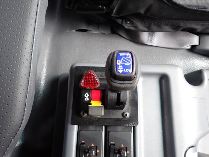 2026 Isuzu F Series FYH 320-255 AT R58 WHITE