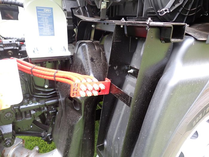 2026 Isuzu F Series FYH 320-255 AT R58 WHITE