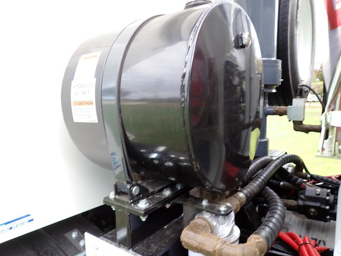 2025 Isuzu F Series FYH 300-350 WHITE