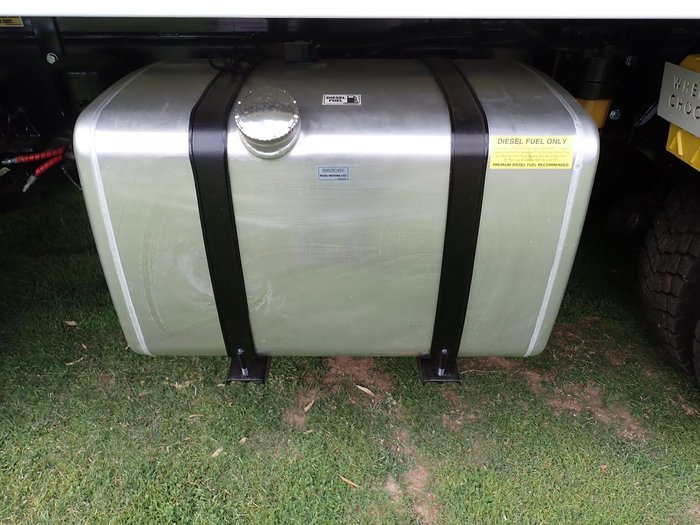 2025 Isuzu F Series FYH 300-350 WHITE