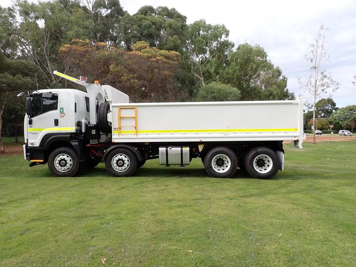 2026 Isuzu F Series FYH 320-255 AT R58 WHITE