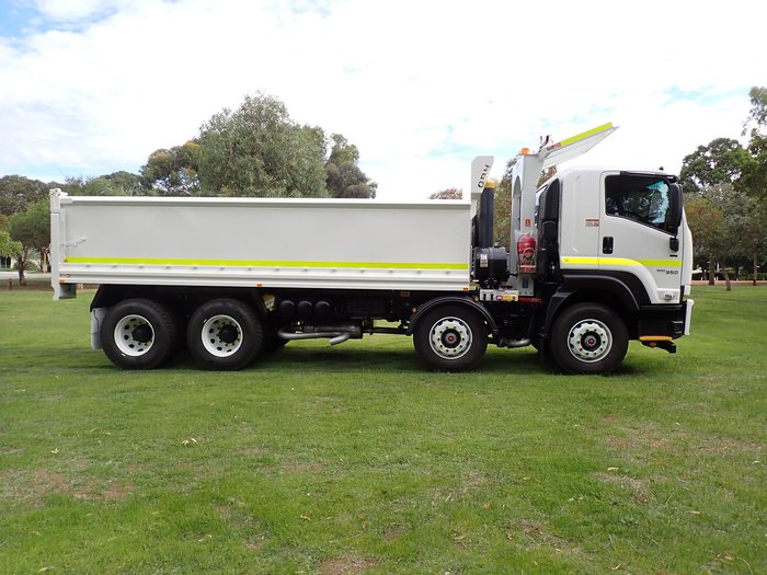 2026 Isuzu F Series FYH 320-255 AT R58 WHITE