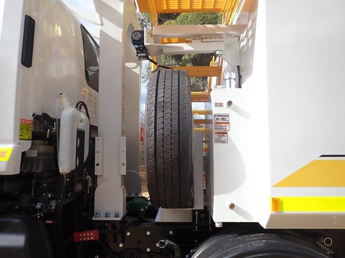 2025 Isuzu F Series FYH 300-350 White