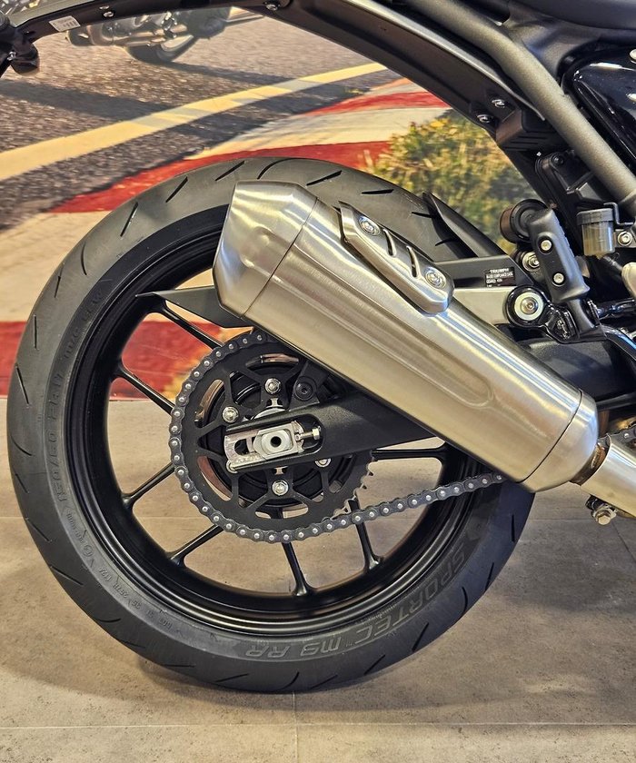 2025 Triumph Speed 400 Speed Four Black