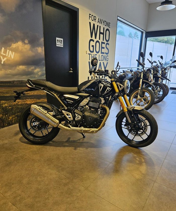 2025 Triumph Speed 400 Speed Four Black