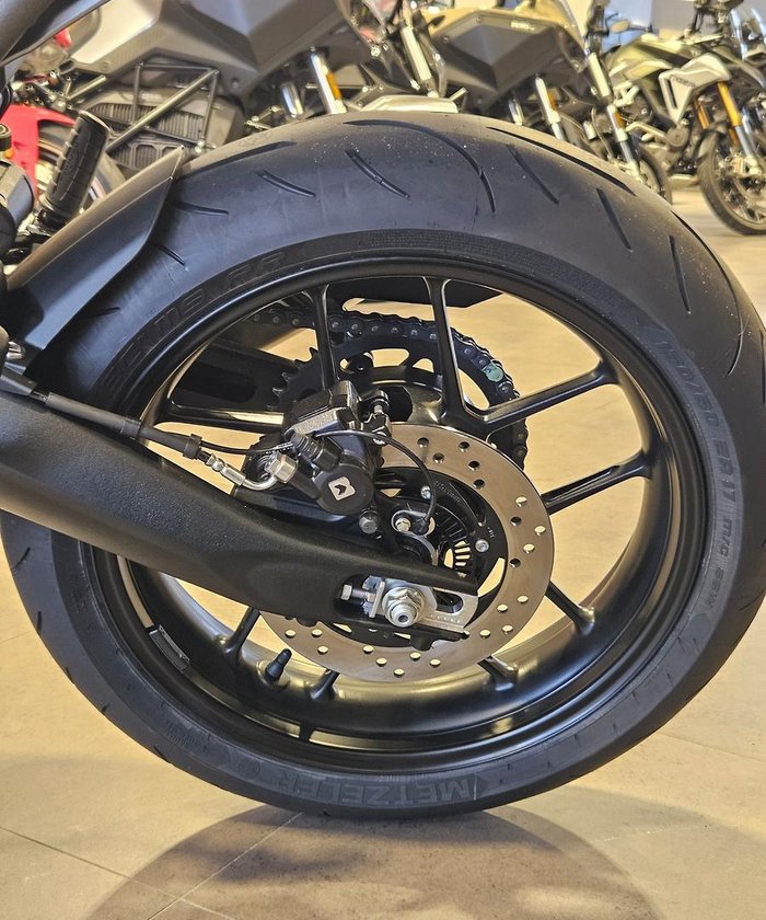 2025 Triumph Speed 400 Speed Four Black