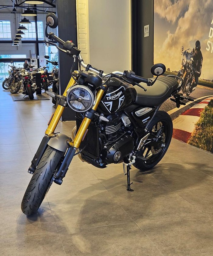 2025 Triumph Speed 400 Speed Four Black