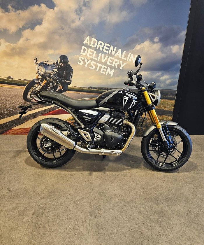2025 Triumph Speed 400 Speed Four Black