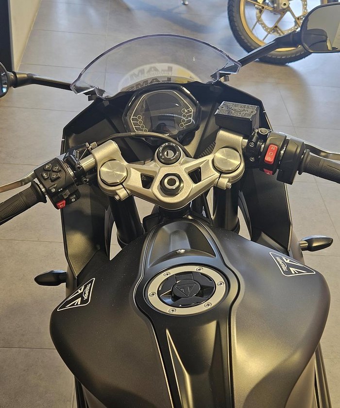 2025 Triumph Daytona 660 LAMS Daytona Black