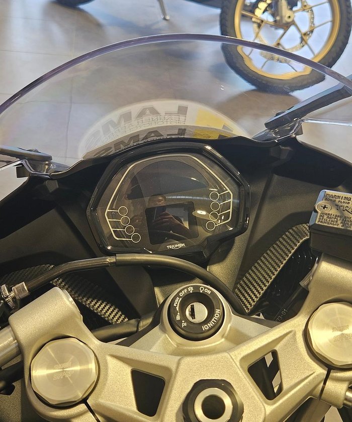 2025 Triumph Daytona 660 LAMS Daytona Black
