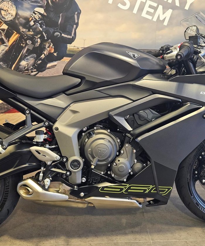 2025 Triumph Daytona 660 LAMS Daytona Black