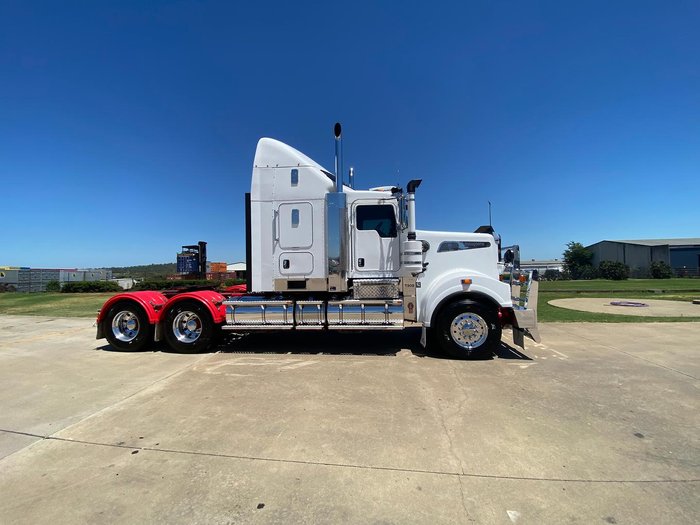 2020 Kenworth T909 White