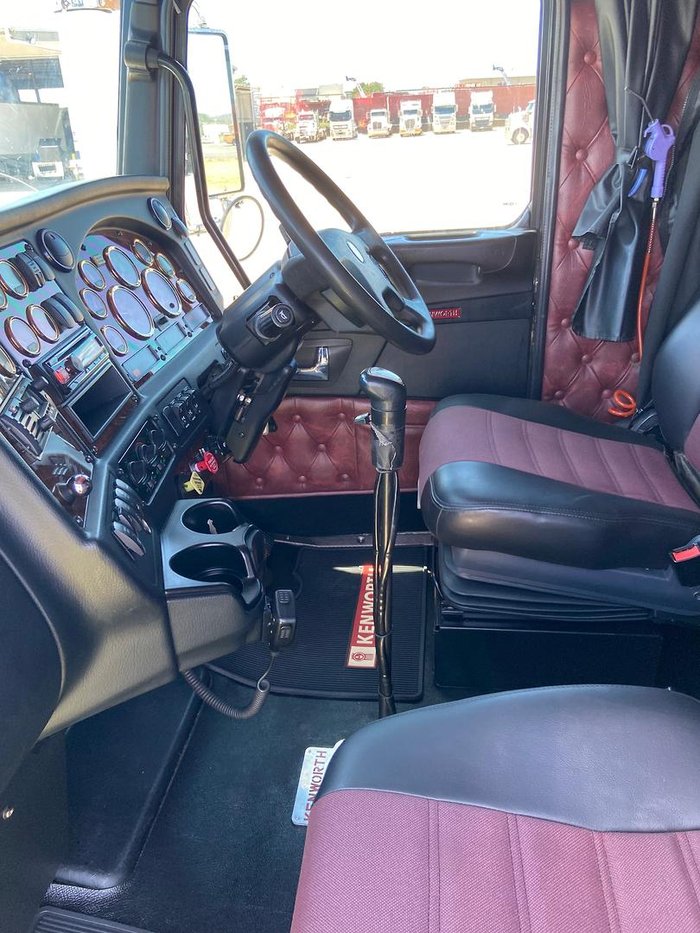 2020 Kenworth T909 White