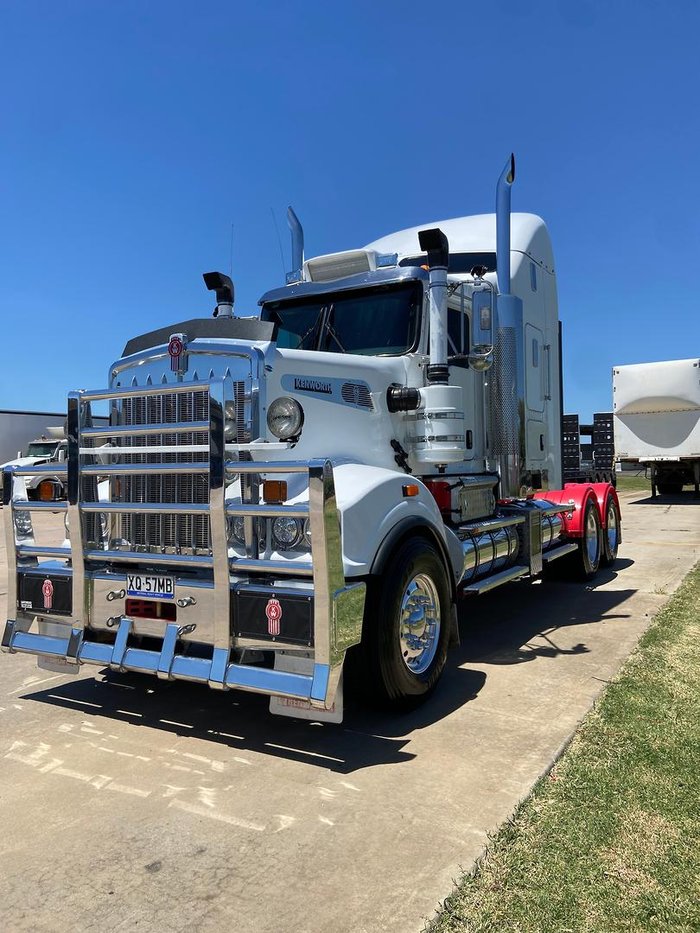 2020 Kenworth T909 White