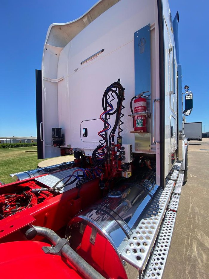 2020 Kenworth T909 White