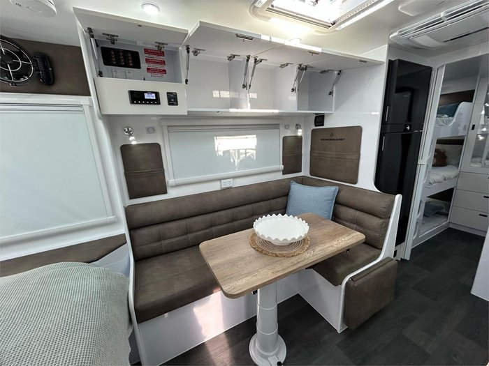 2025 Wonderland RV Amaroo 21Ft 3 Bunk