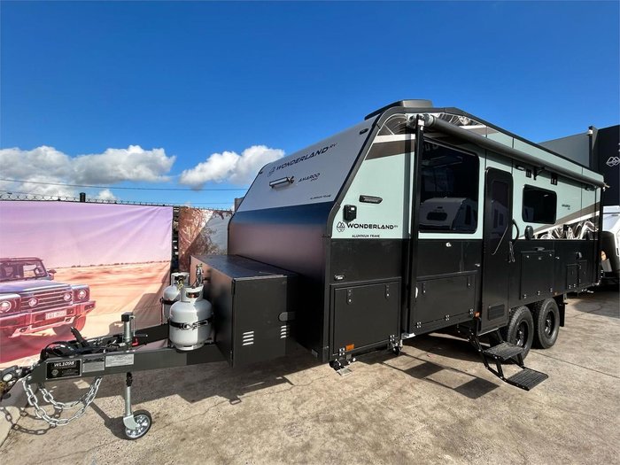 2025 Wonderland RV Amaroo 21Ft 3 Bunk