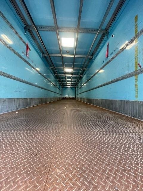 2004 Maxi Trans 22P Dry Freight Van Red