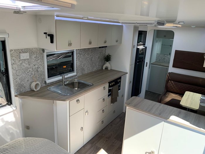 2025 Design RV Forerunner V5-3