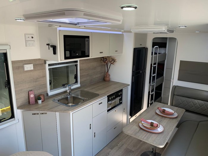 2025 Design RV Crx F2 21' Bunks