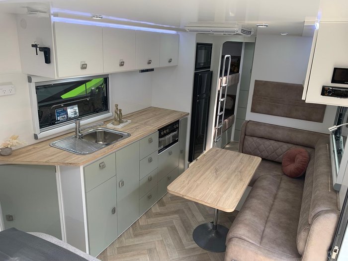 2025 Design RV Forerunner F2-6 Bunks