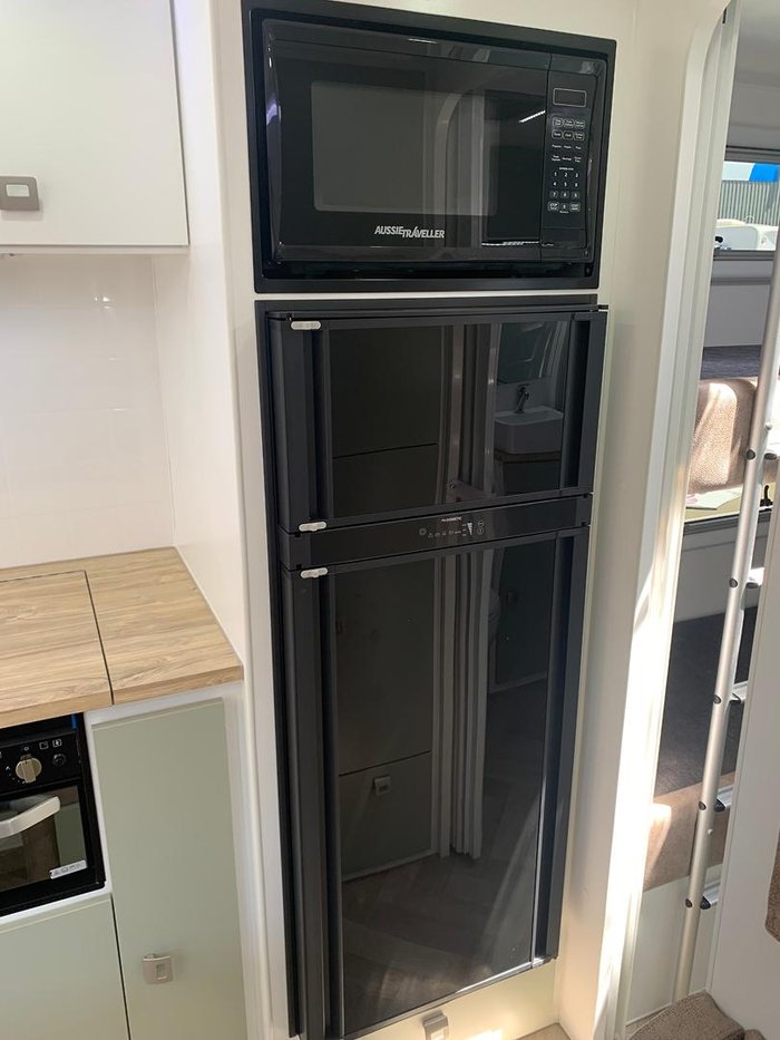 2025 Design RV Forerunner F2-6 Bunks