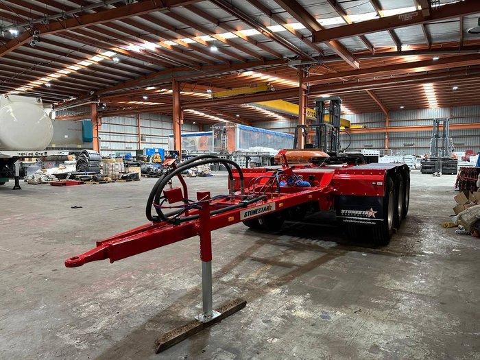 0 Stonestar Tri-Axle Dolly Red