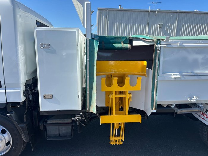 2015 Mitsubishi Canter CANTER, 815, MANUAL, TIPPER / RUBBISH BIN LIFTER, X SHIRE
