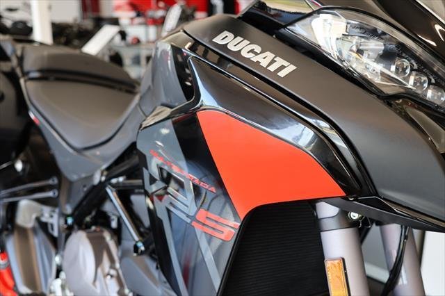 2024 Ducati Multistrada V2 S Multistrada Black