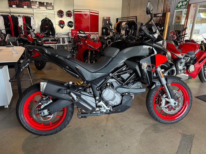 2024 Ducati Multistrada V2 S Multistrada Black