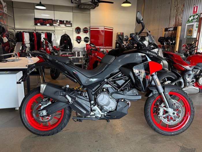 2024 Ducati Multistrada V2 S Multistrada Black