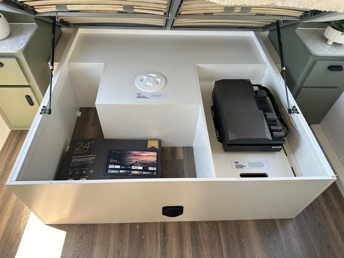 2025 JB Caravans Scorpion Sting 20'6 Rear Door