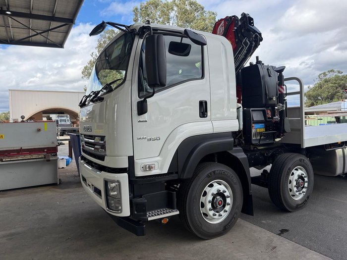 2025 Isuzu F Series FYH300-350 White