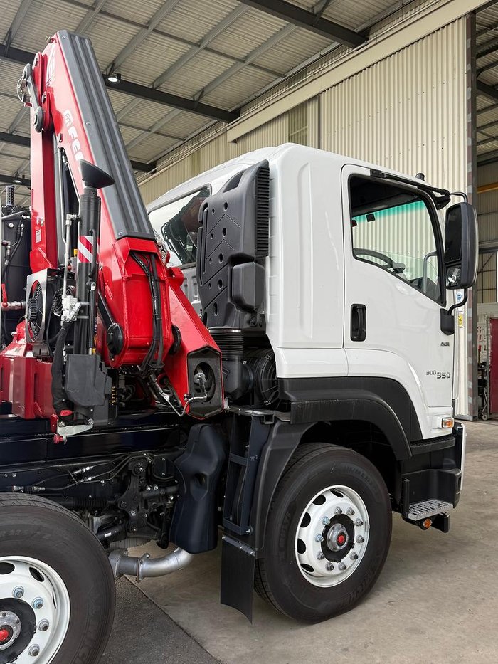 2025 Isuzu F Series FYH300-350 White