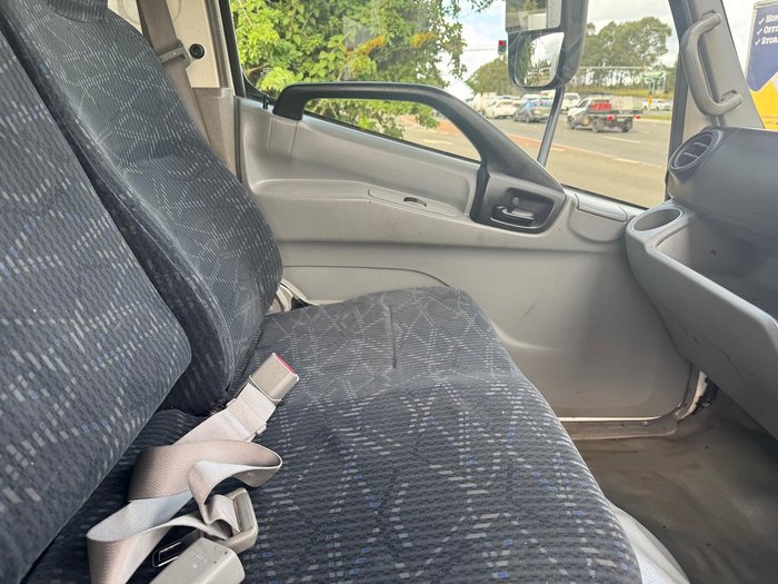 2015 Hino 300 Series 617 Long WHITE