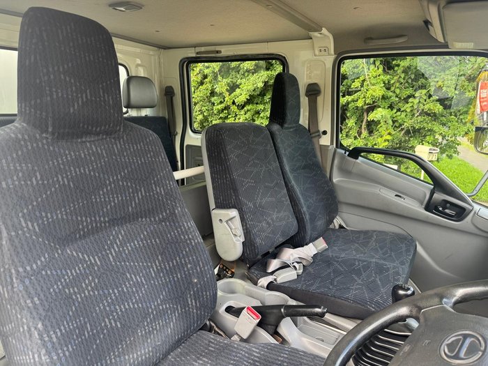 2015 Hino 300 Series 617 Long WHITE