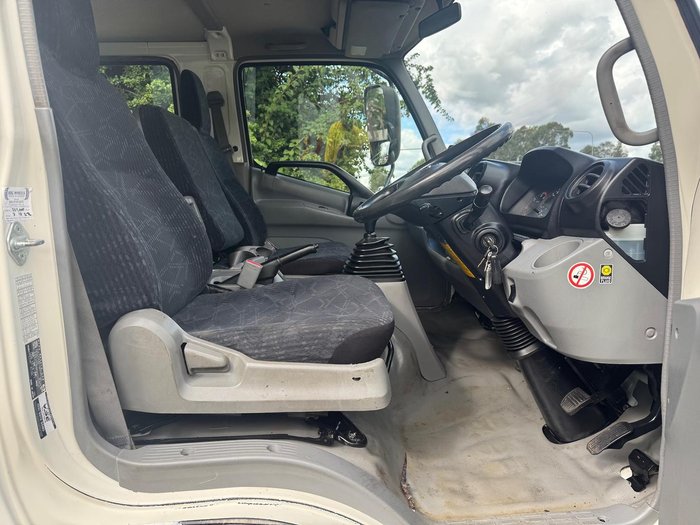 2015 Hino 300 Series 617 Long WHITE