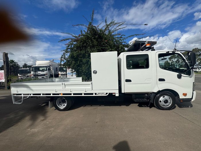 2015 Hino 300 Series 617 Long WHITE