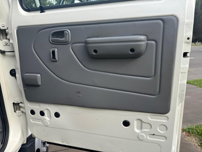 2015 Hino 300 Series 617 Long WHITE