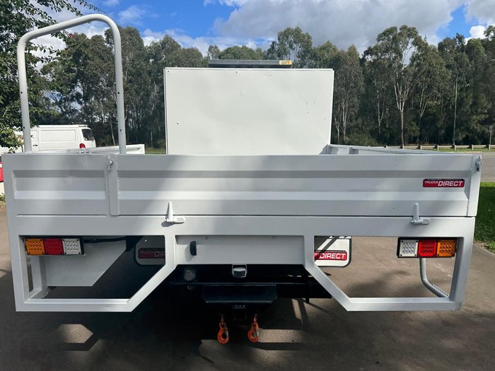 2015 Hino 300 Series 617 Long WHITE