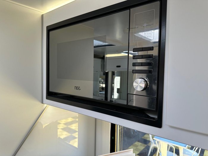 2025 JB Caravans Scorpion Sting 21'6 Family Bunk