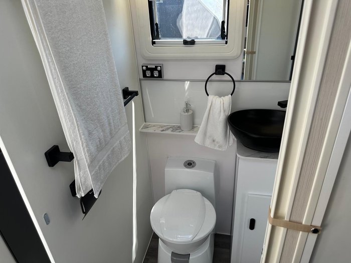 2025 JB Caravans Scorpion Sting 21'6 Family Bunk