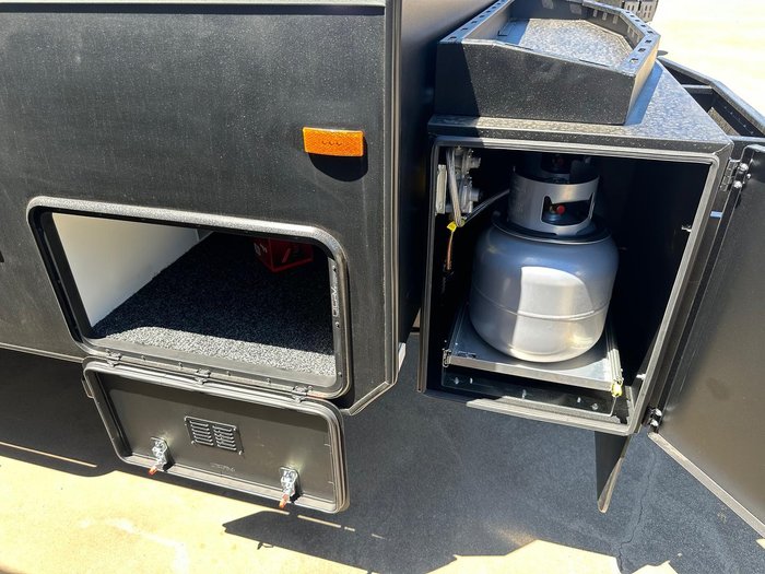 2025 JB Caravans Scorpion Sting 21'6 Family Bunk