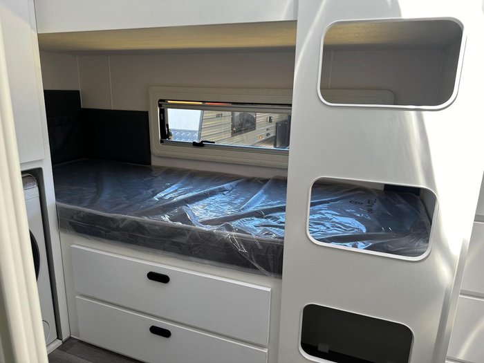 2025 JB Caravans 21'6 Scorpion Sting Bunk